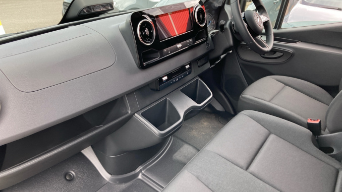 Mercedes-Benz Sprinter E314 L2 Electric Rwd 100kW 81kWh Pro Van Auto - Image 16